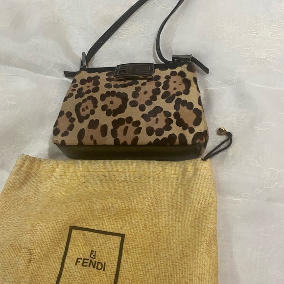 Fendy handbag - Picture 2 of 14